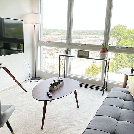 Studio Apartment, Queen Bed, Wifi, Kitchen, Washer & Dryer In Charlotte Eksteriør billede
