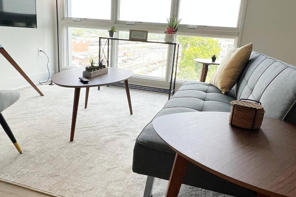 Studio Apartment, Queen Bed, Wifi, Kitchen, Washer & Dryer In Charlotte Eksteriør billede