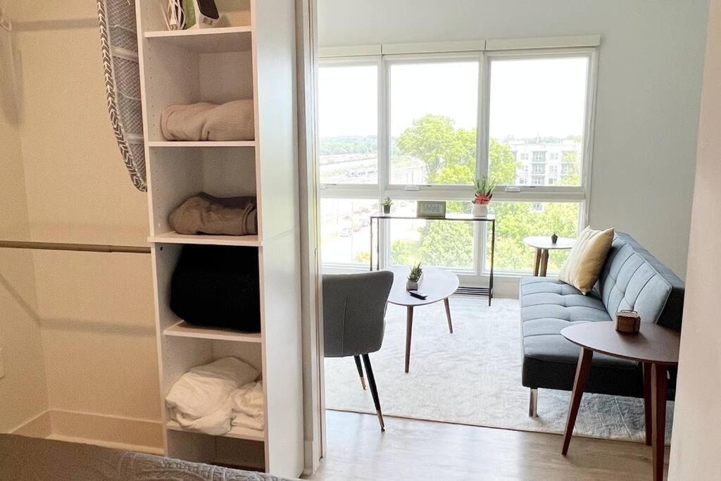 Studio Apartment, Queen Bed, Wifi, Kitchen, Washer & Dryer In Charlotte Eksteriør billede